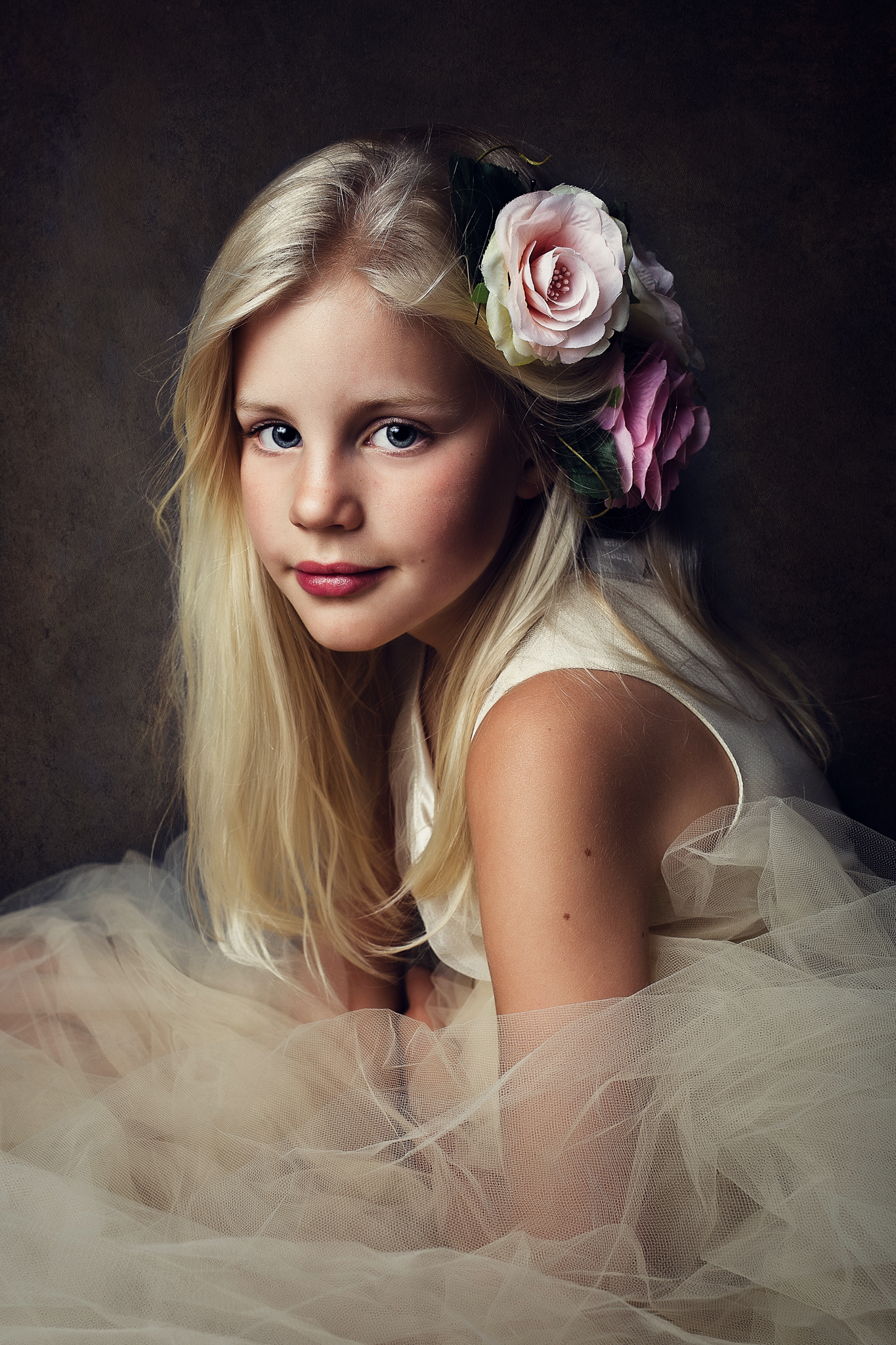 Kinderportret zusjes in wit  Noord Holland 