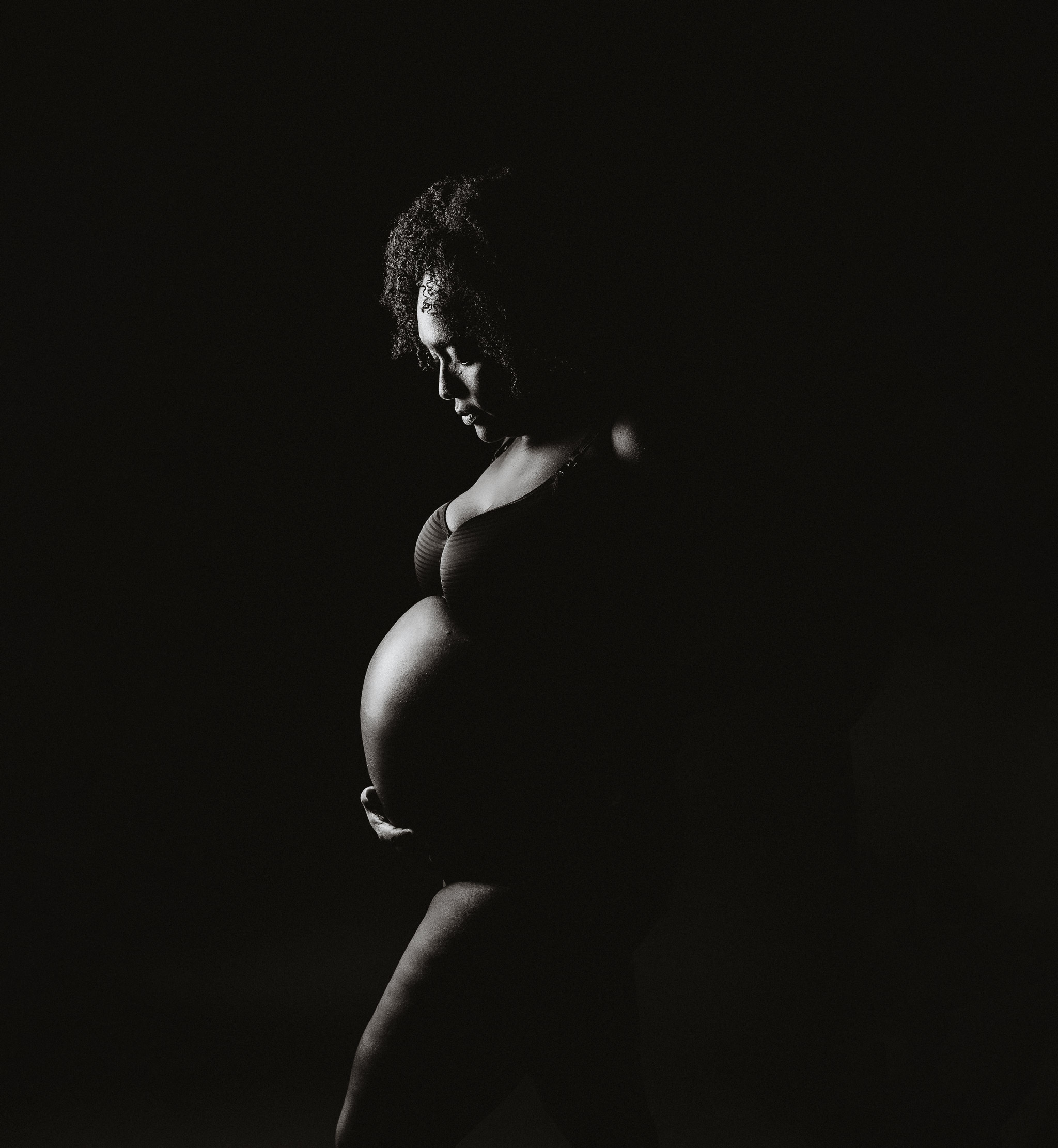 Zwangerschap fotoshoot studio met partner Heemskerk high key