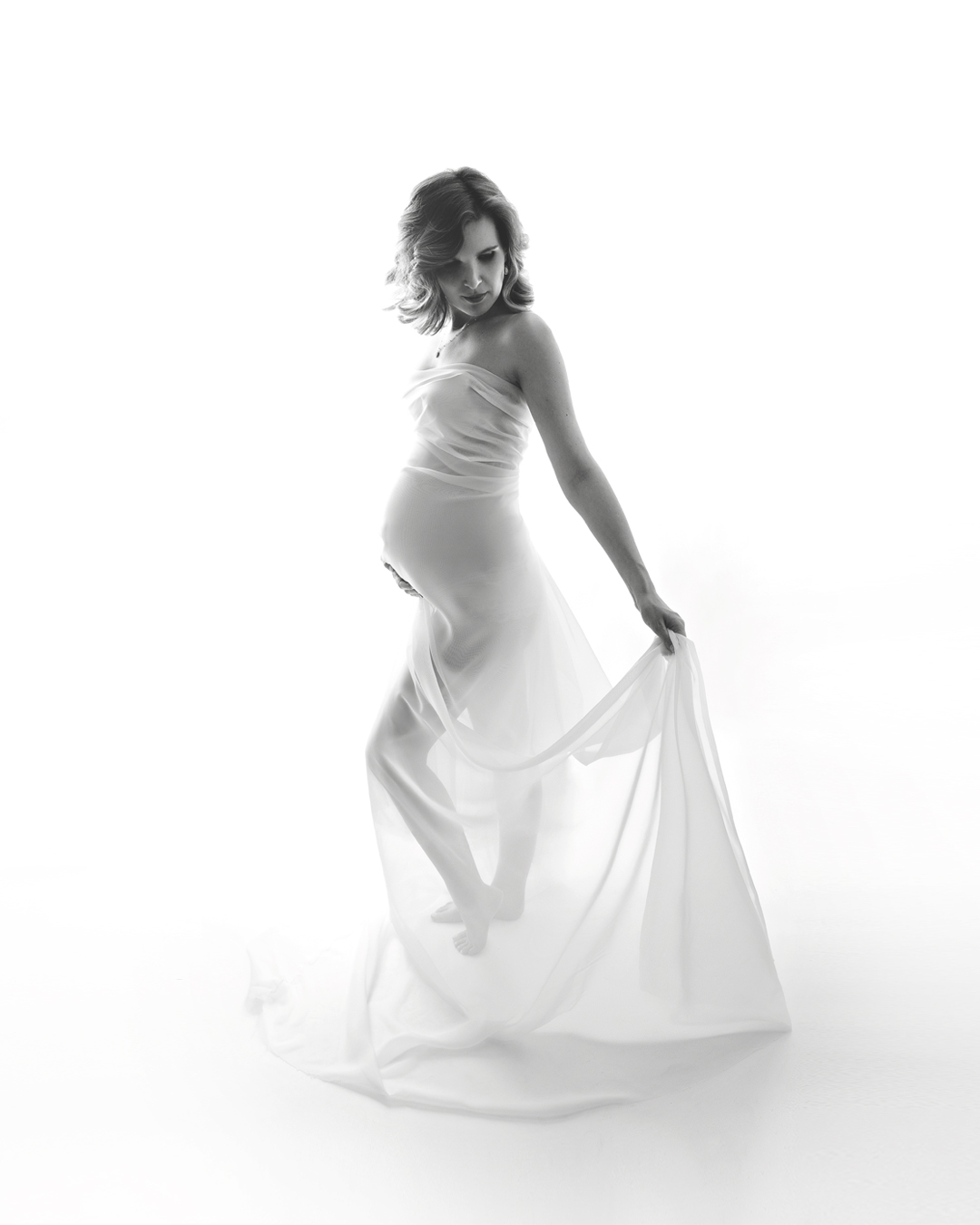Zwangerschapsfotoshoot studio zwart wit Beverwijk lingerie